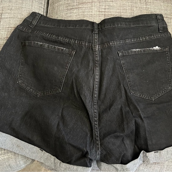 LIKE NEW PLUS SIZE DENIM SHORTS Ritera Size 18 - Picture 2 of 2